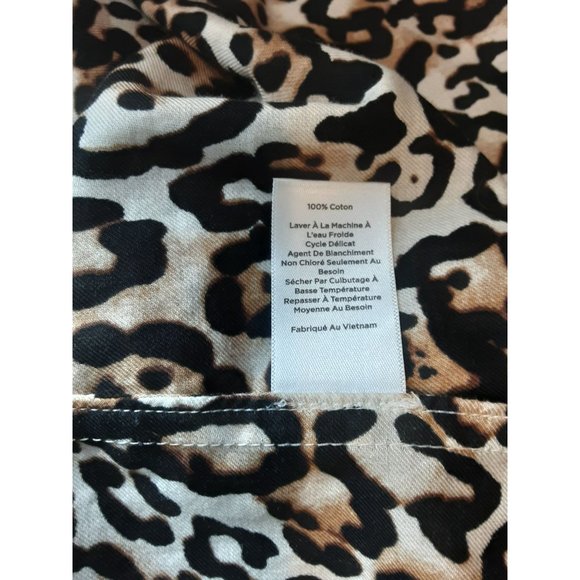 2/$35- Talbots Button Up Animal Print Blouse Women Size Medium - Picture 11 of 12